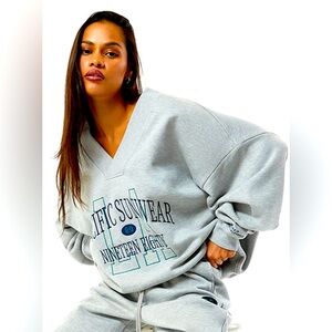 NWT! TIKTOK TRENDING PACSUN SWEATESHIRT! FREE NWT SURPRISE W PURCHASE! 5 ⭐️’S!